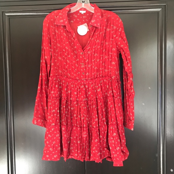 Vici Dresses & Skirts - NWT VICI RED TIERED LONG SLEEVE FLORAL DRESS